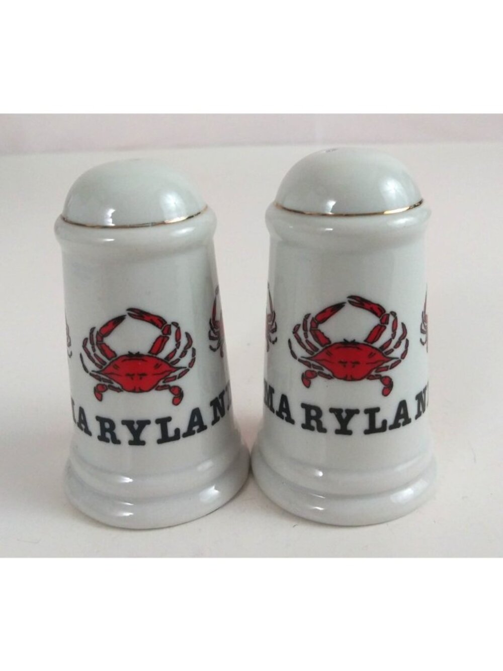 Vintage Universal Souvenir Co Maryland Crabs Gold Trim Salt & Pepper Shakers